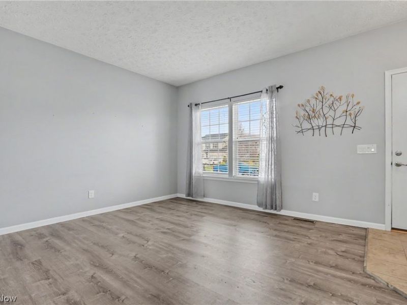 1246 Marsh Fern Lane, Akron, OH 44312 Photo 3