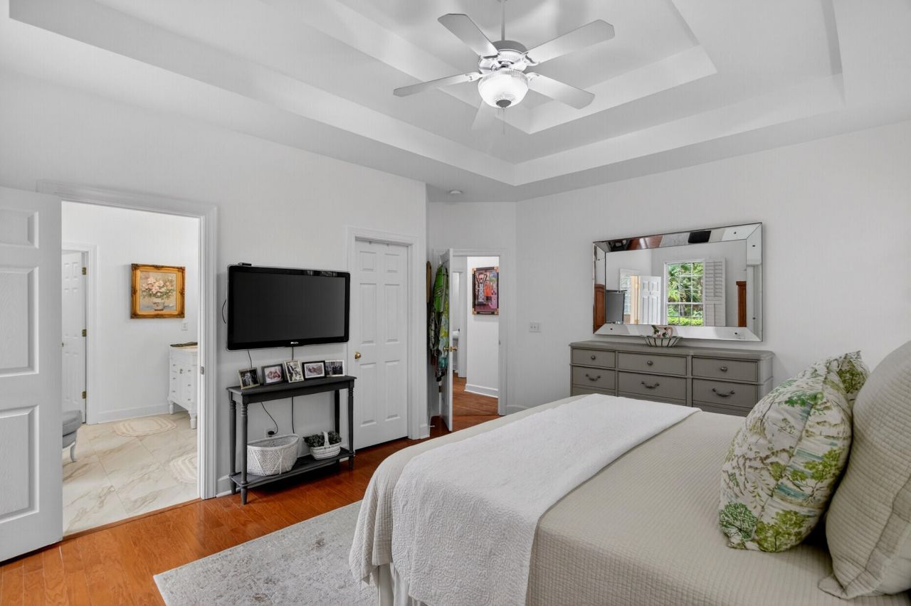 1309 Country Wood Court Photo 16