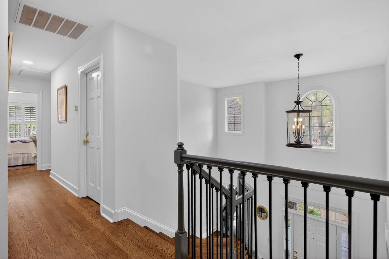 1309 Country Wood Court Photo 24