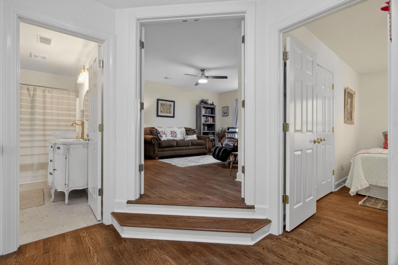 1309 Country Wood Court Photo 25