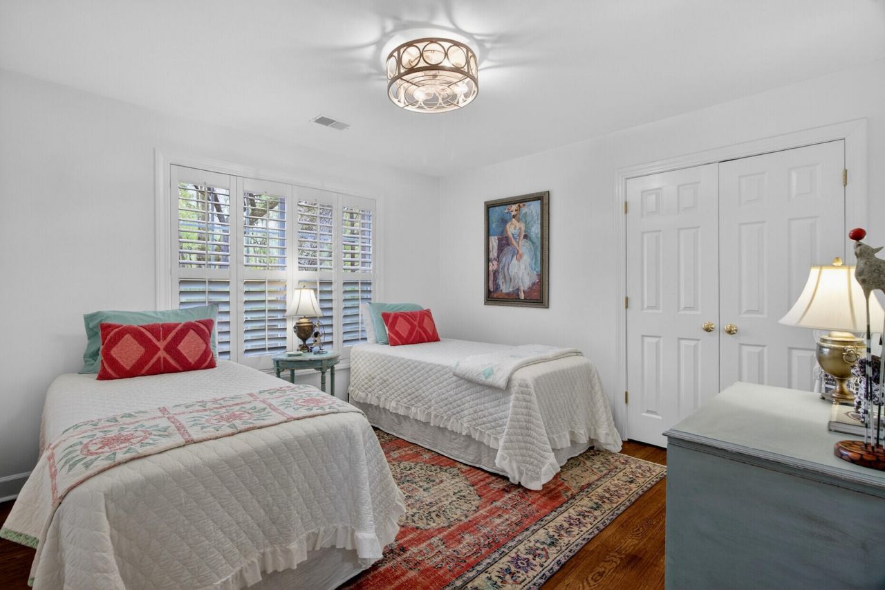 1309 Country Wood Court Photo 29