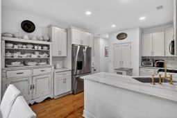 1309 Country Wood Court photo 4