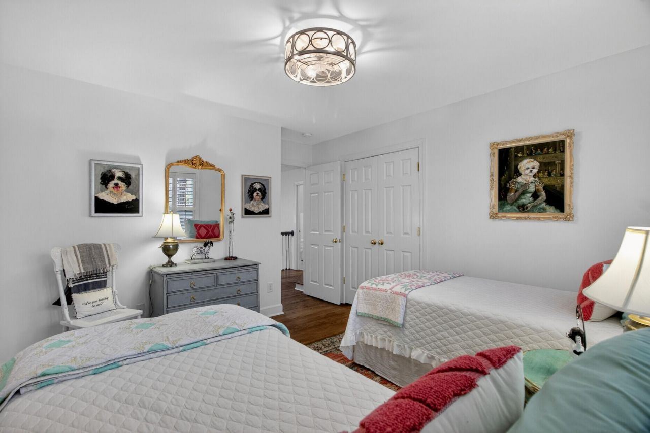 1309 Country Wood Court Photo 30