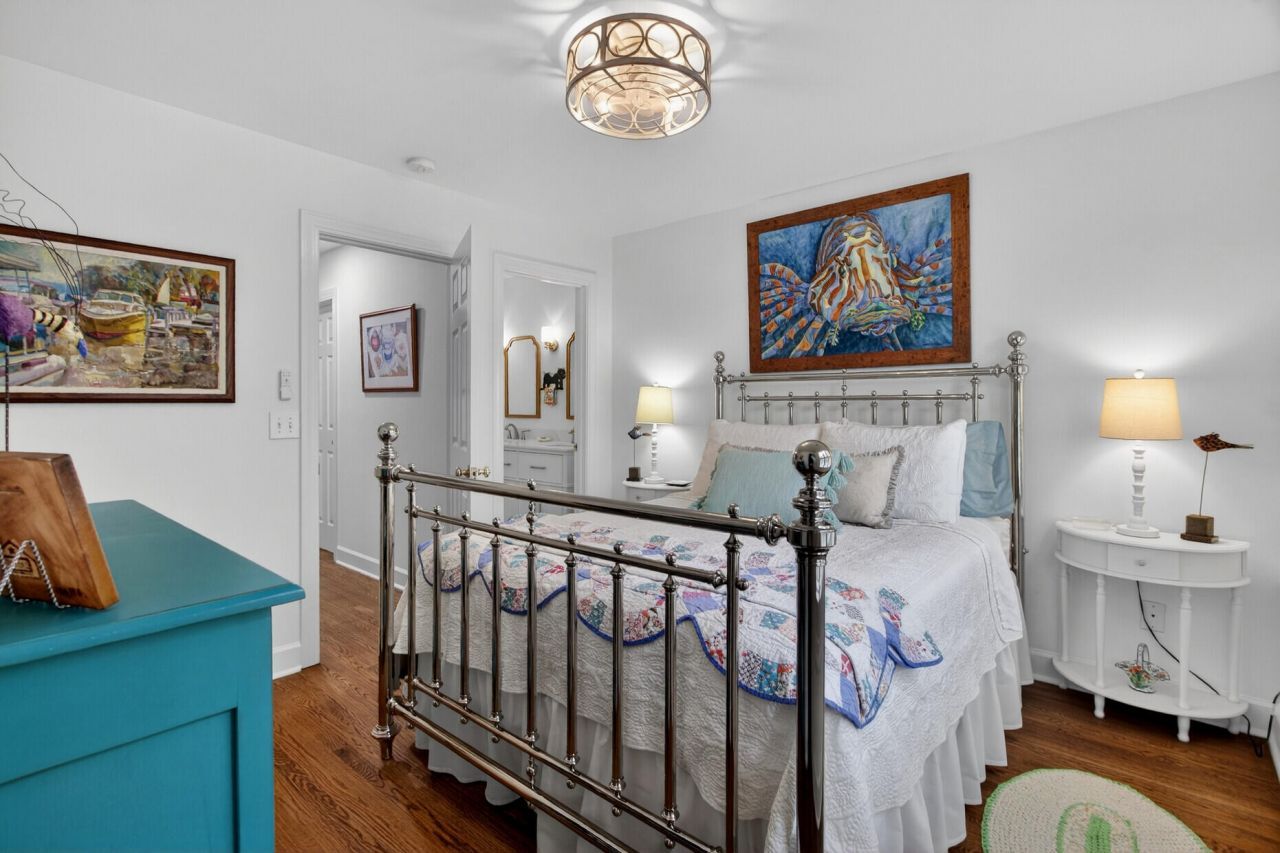 1309 Country Wood Court Photo 32