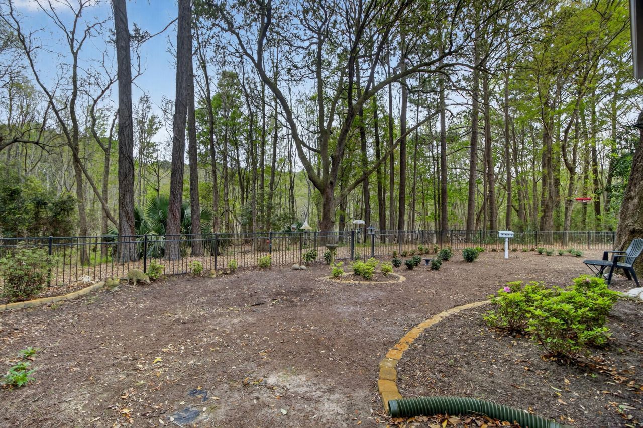 1309 Country Wood Court Photo 40