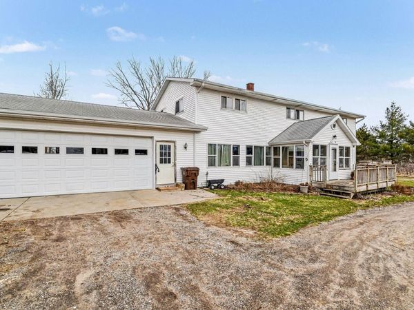 2489 10 Mile Road NW, Sparta, MI 49345