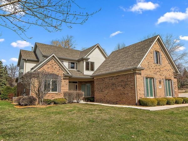 10502 Crown Drive , Orland Park, IL 60467