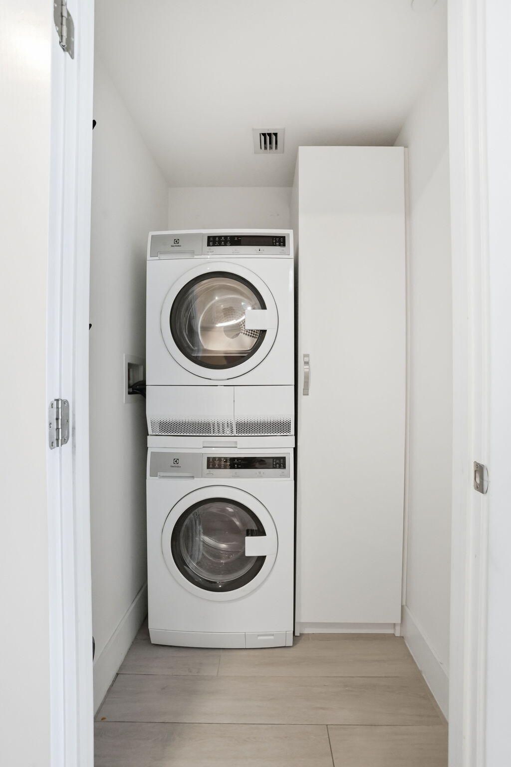 111 SE 1st Avenue, Unit 218, Delray Beach, FL 33444 Photo