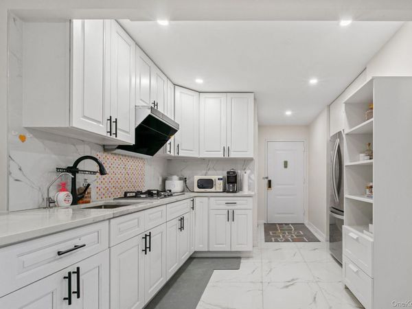 3720 Prince Street, Unit 11B, Flushing, NY 11354