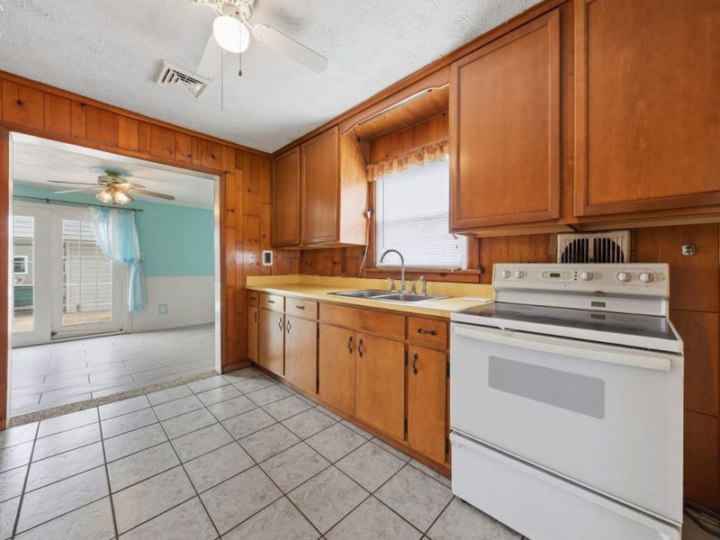 271 N Willow Dale Road, Marblehead, OH 43440 Photo 12