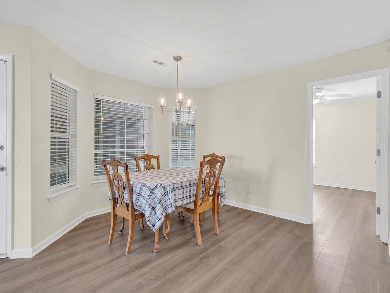 544 Mallard Ln. Photo 10