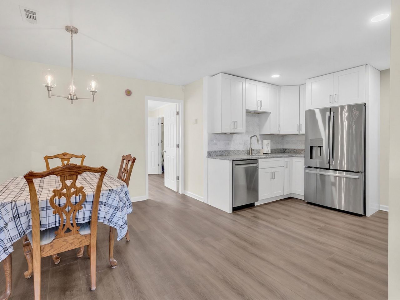 544 Mallard Ln. Photo 6