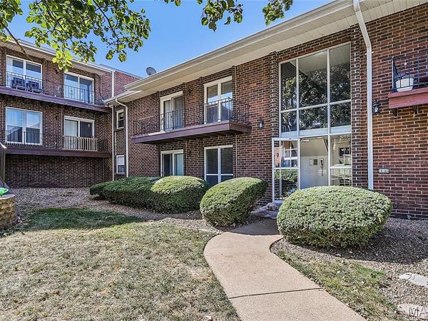 10364 Forest Brook Lane , St Louis, MO 63146