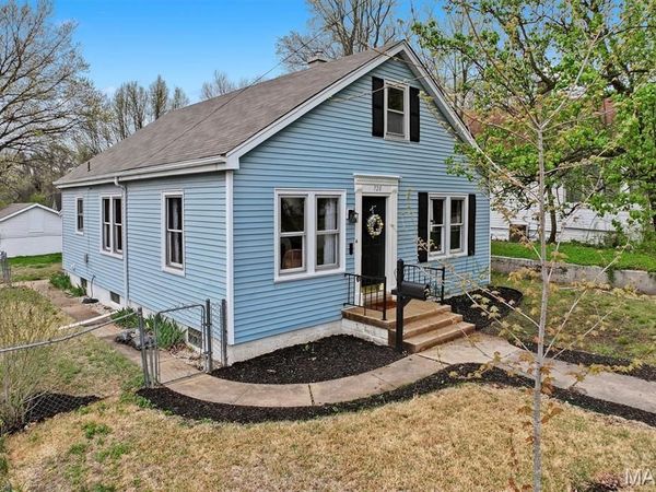 720 E McKinley Street, Belleville, IL 62220