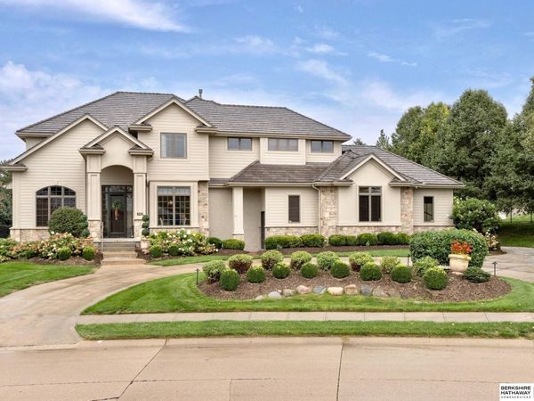 805 N 132 Avenue, Omaha, NE 68154