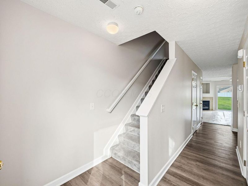 5196 Mantua Drive , Canal Winchester, OH 43110 Photo 2