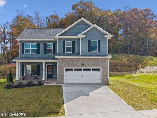 125 Kingberry St, Oak Ridge, TN 37830