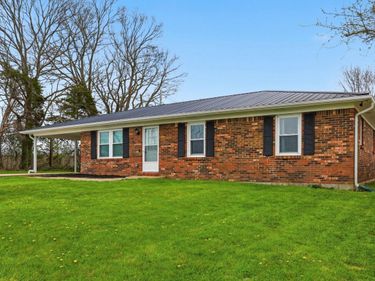 661 Old Louisville Road, Salvisa, KY 40372