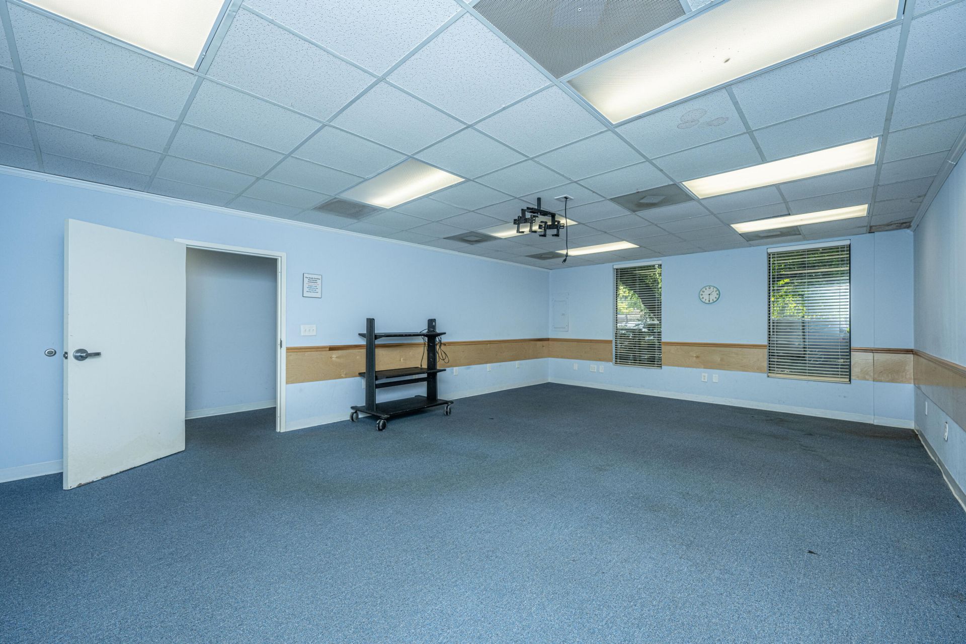 29 Leinbach Drive  Photo 14