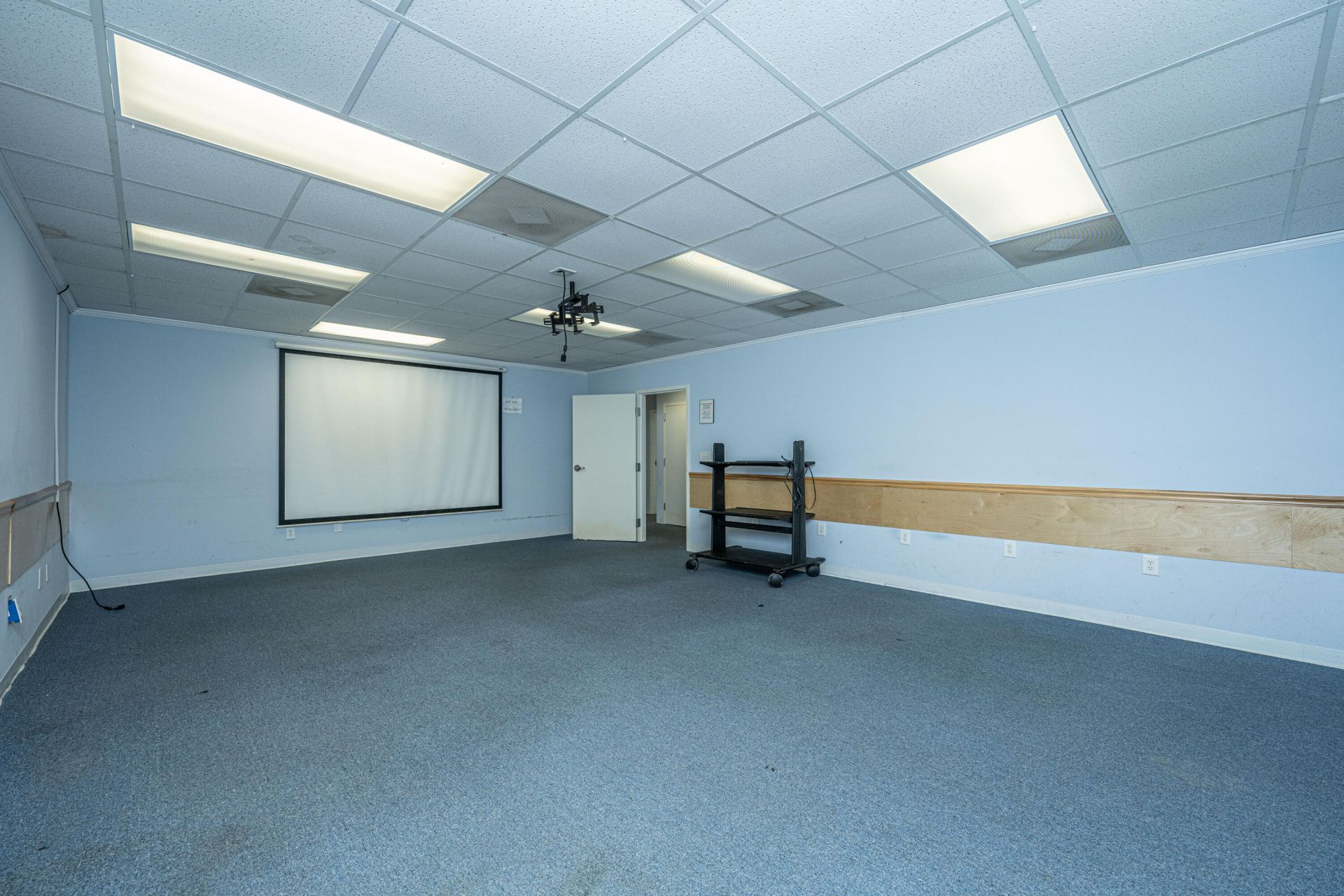 29 Leinbach Drive  Photo 15