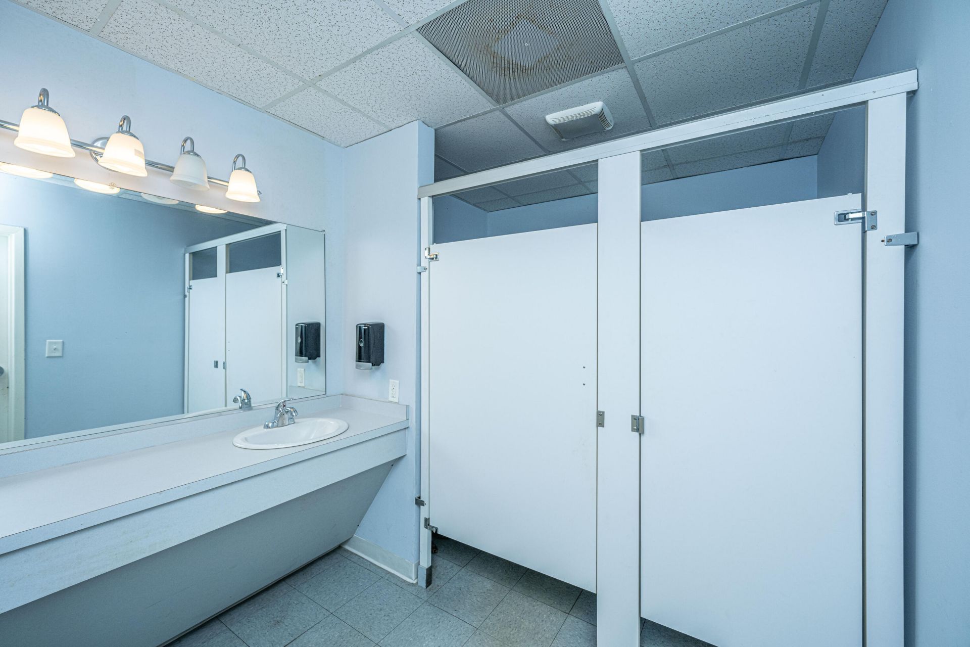 29 Leinbach Drive  Photo 19