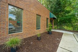 29 Leinbach Drive  photo 4