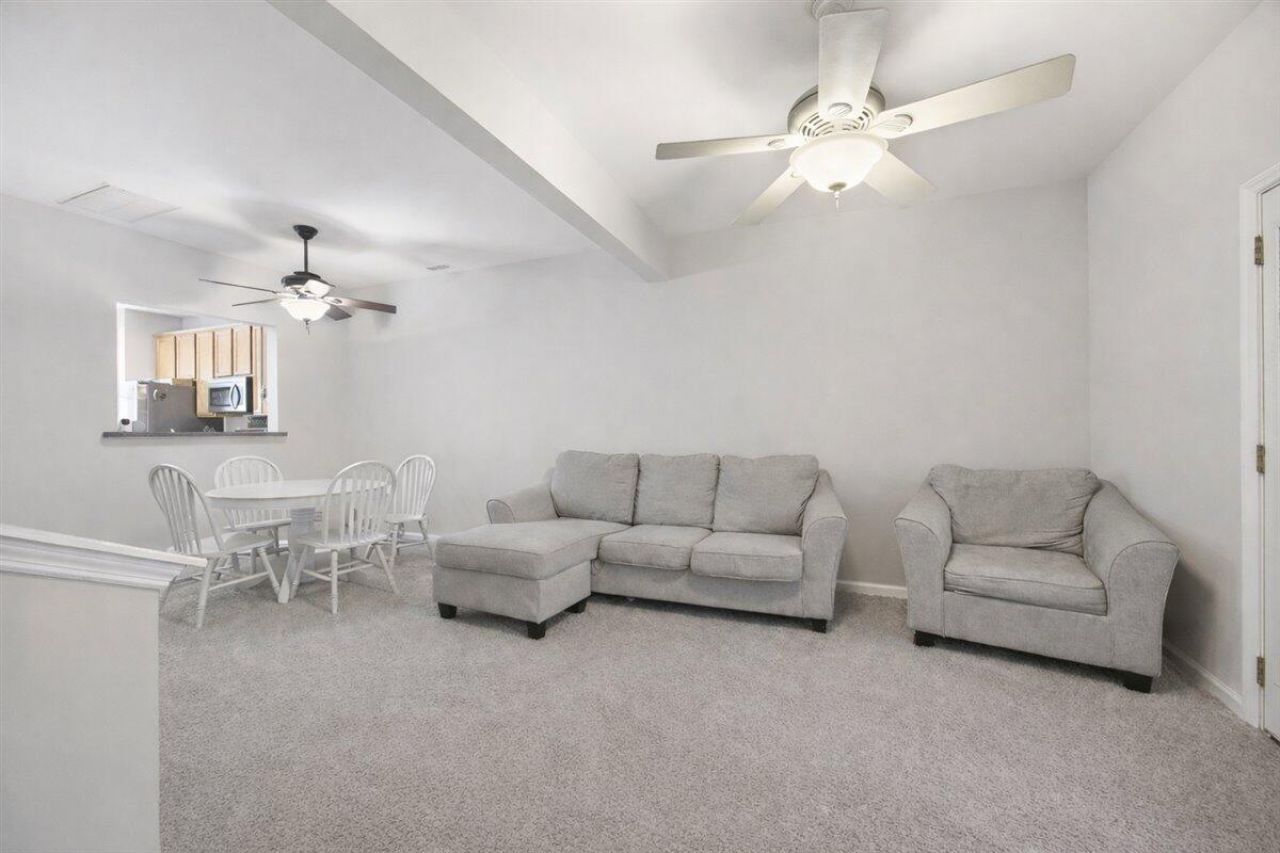 302 Twin Tree Drive Photo 10