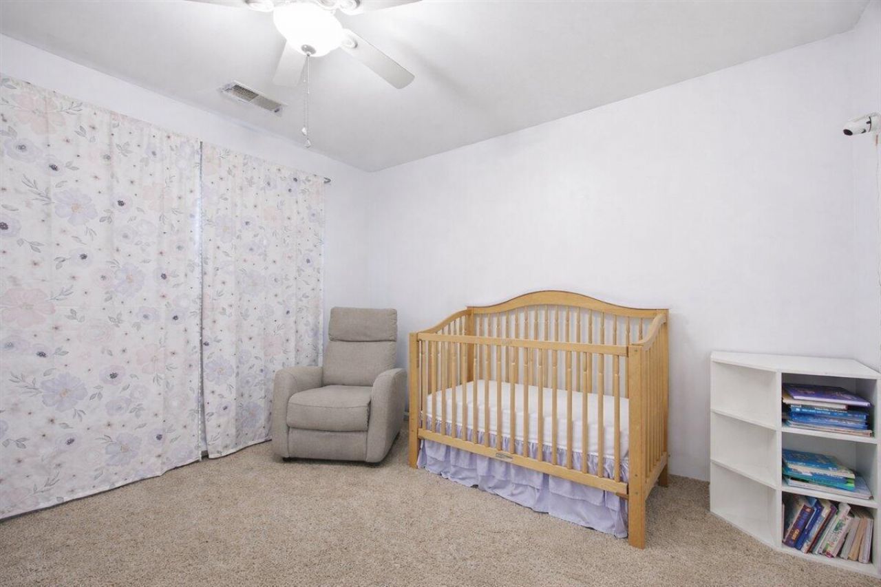 302 Twin Tree Drive Photo 13