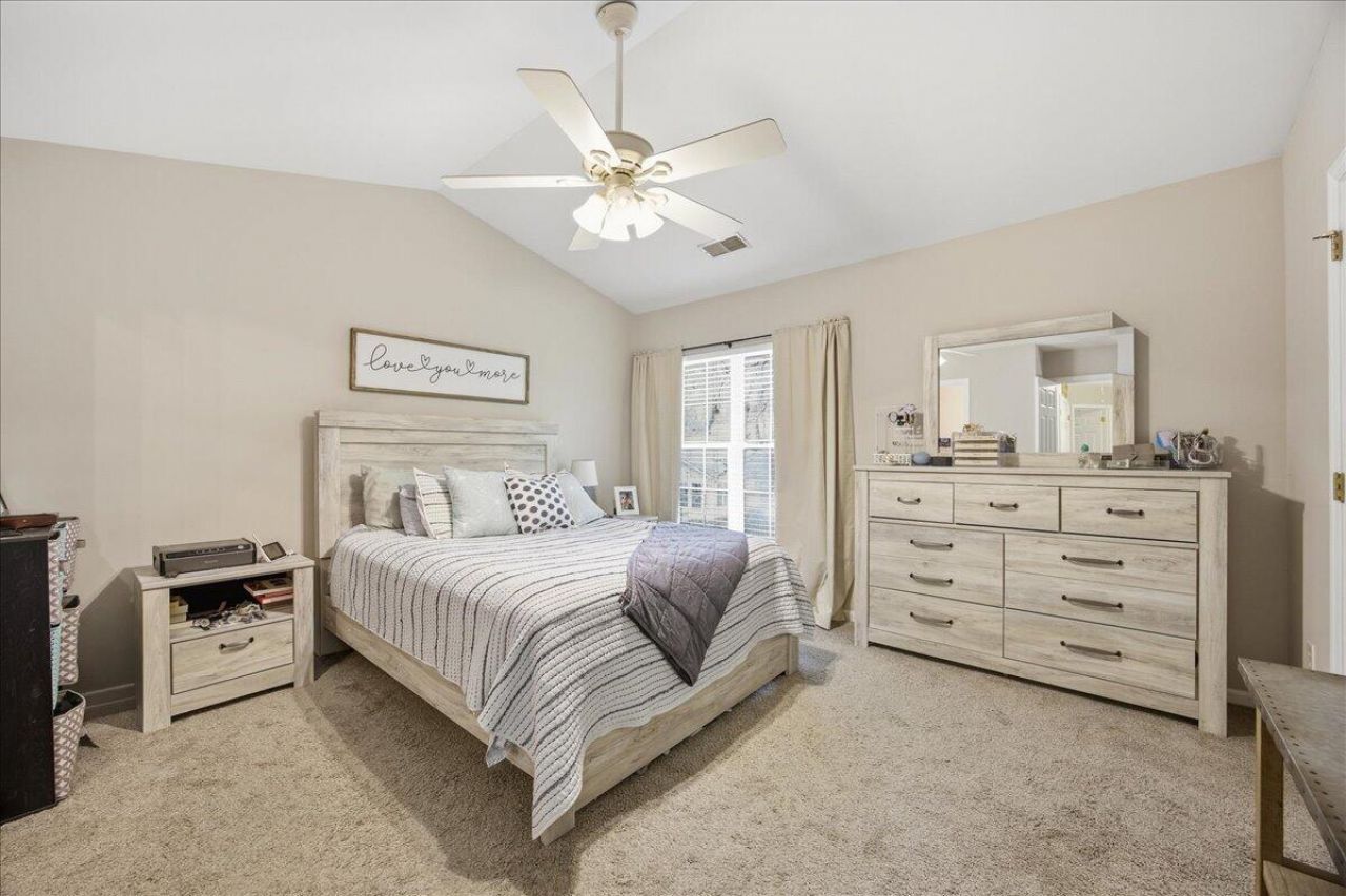 302 Twin Tree Drive Photo 16