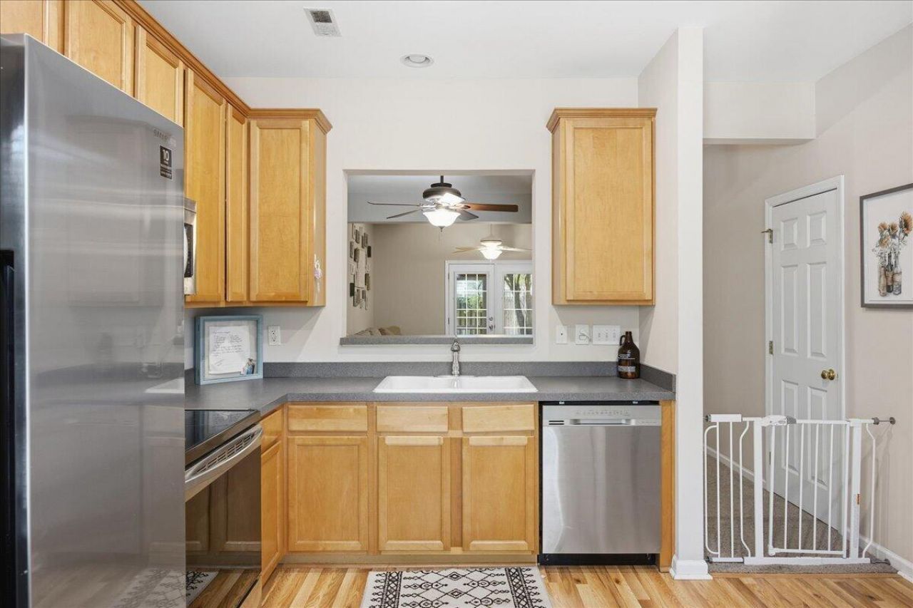 302 Twin Tree Drive Photo 6