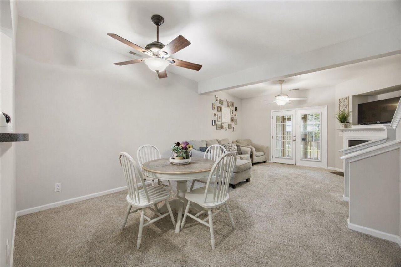 302 Twin Tree Drive Photo 8