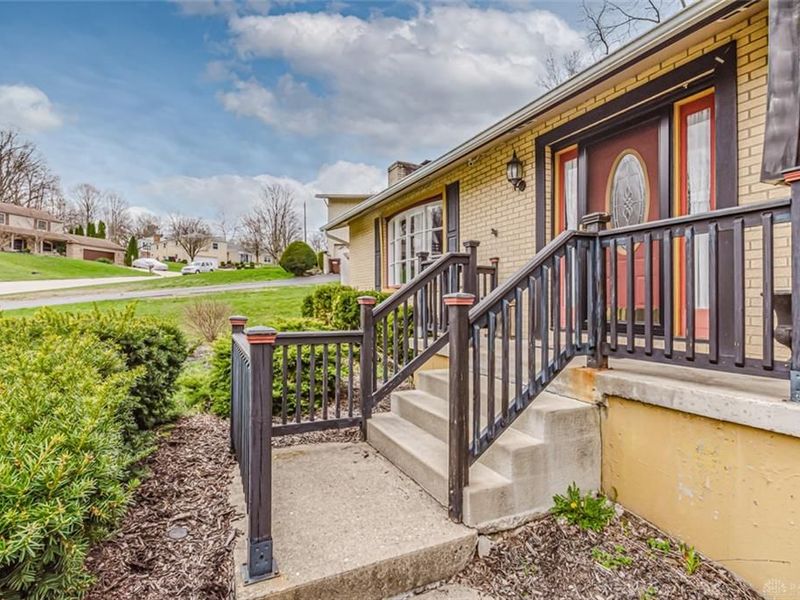 325 Thelma Avenue, Clayton, OH 45415 Photo 9