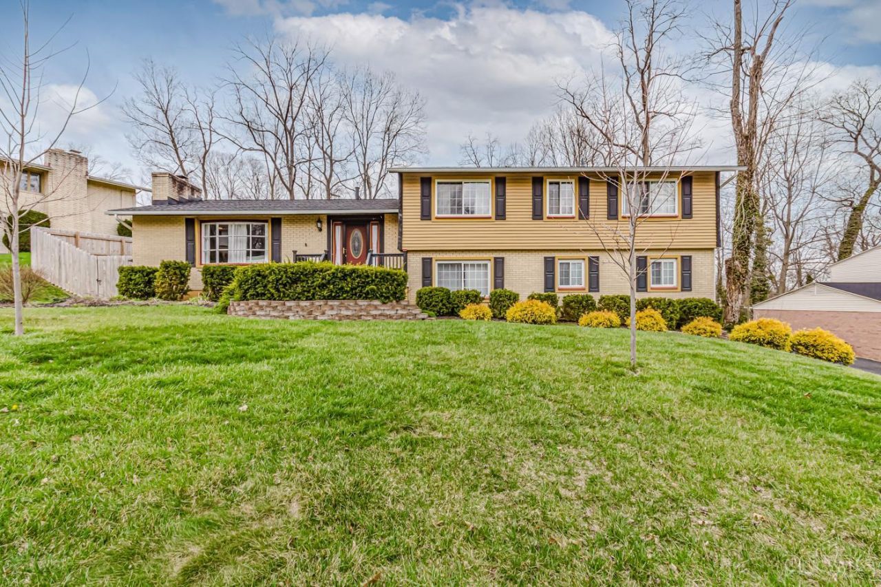 325 Thelma Avenue, Clayton, OH 45415 Main Photo