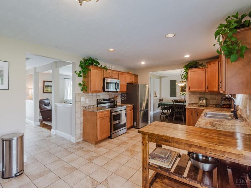 325 Thelma Avenue, Clayton, OH 45415 Photo 16