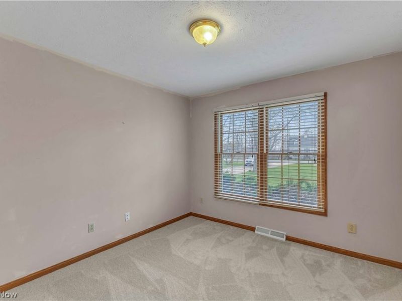 1023 Gulf Road, Elyria, OH 44035 Photo 14