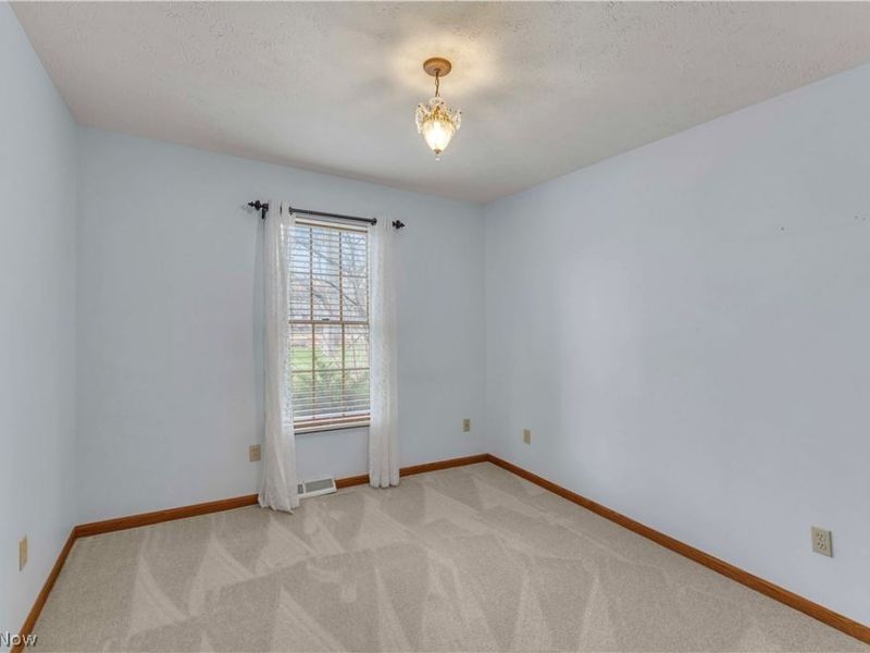 1023 Gulf Road, Elyria, OH 44035 Photo 16