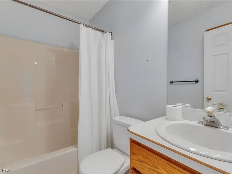 1023 Gulf Road, Elyria, OH 44035 Photo 18