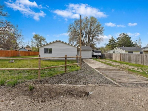 9191 Rolling Hills Ct, Nampa, ID 83686