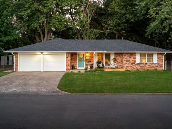 609 Dyer Street , Springdale, AR 72762