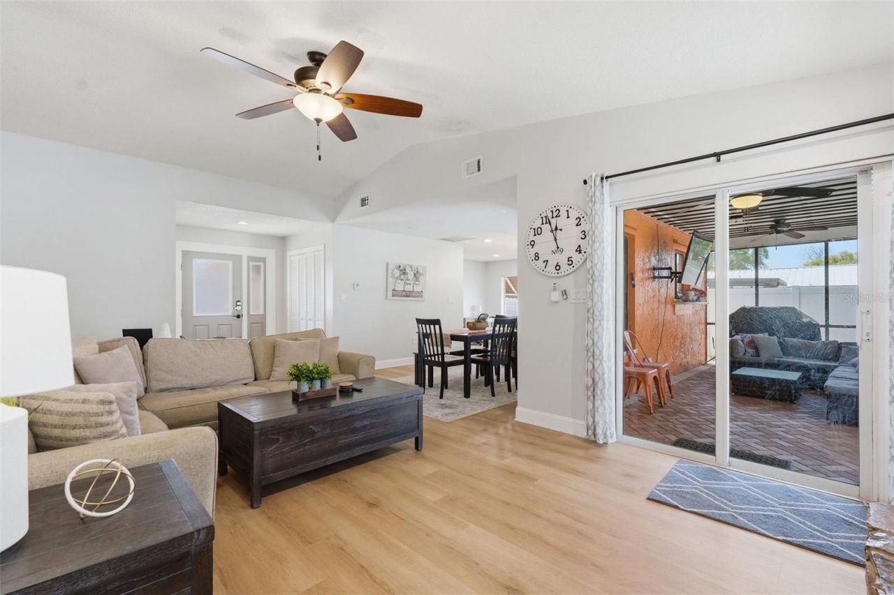 12762 98th Street , Largo, FL 33773 Photo