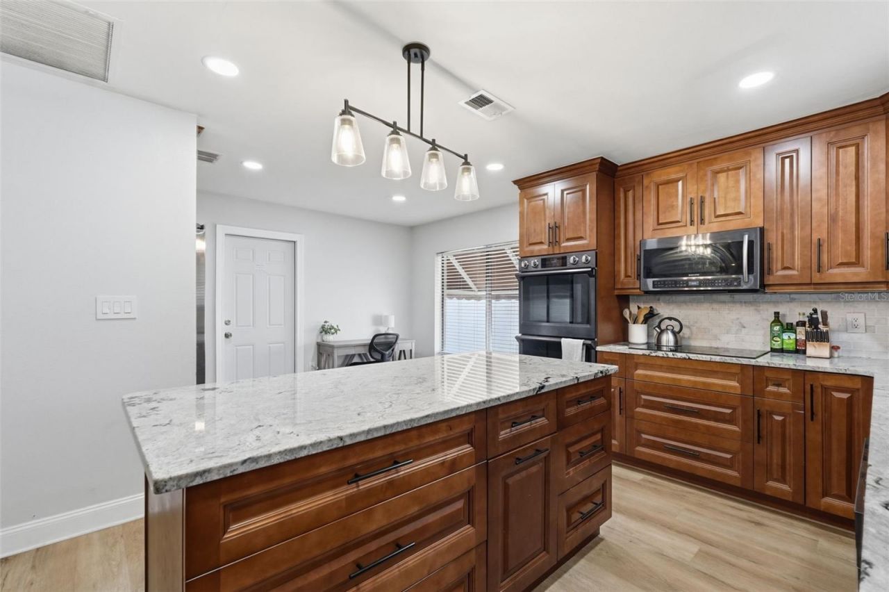 12762 98th Street , Largo, FL 33773 Photo