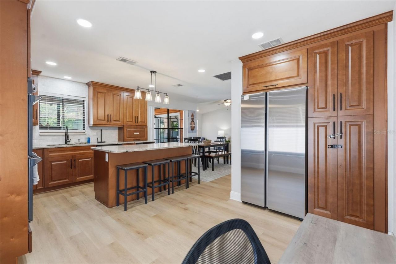 12762 98th Street , Largo, FL 33773 Photo