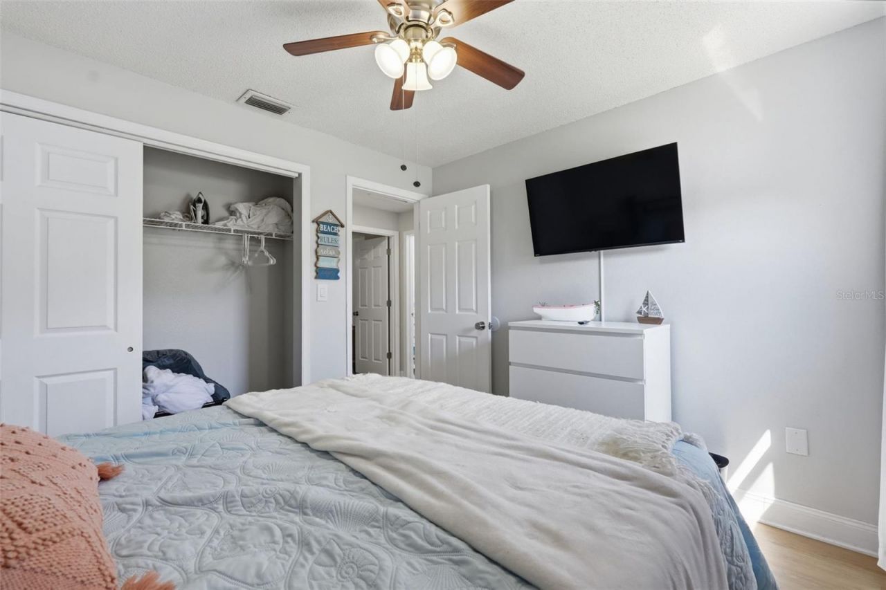 12762 98th Street , Largo, FL 33773 Photo