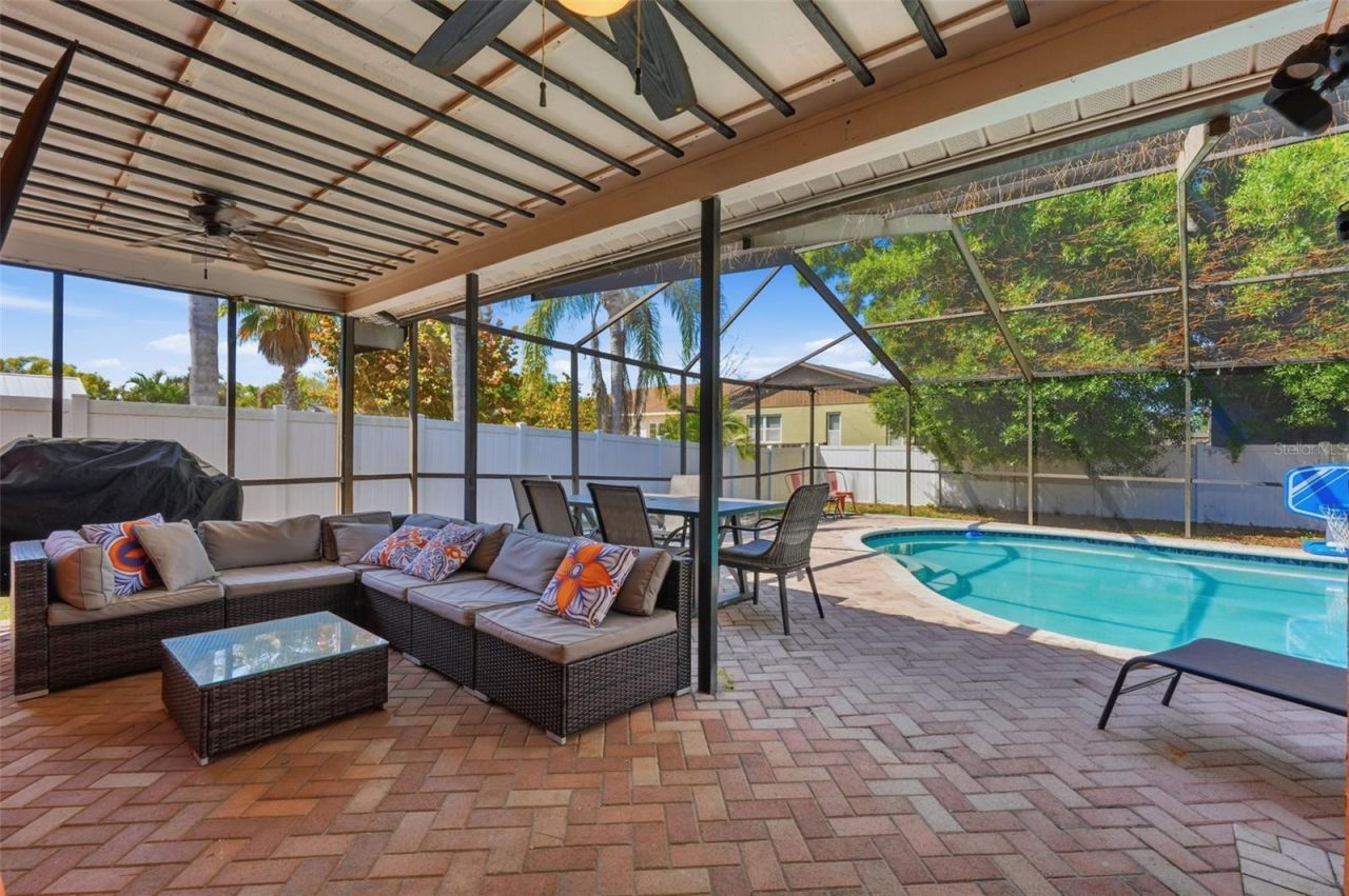 12762 98th Street , Largo, FL 33773 Photo