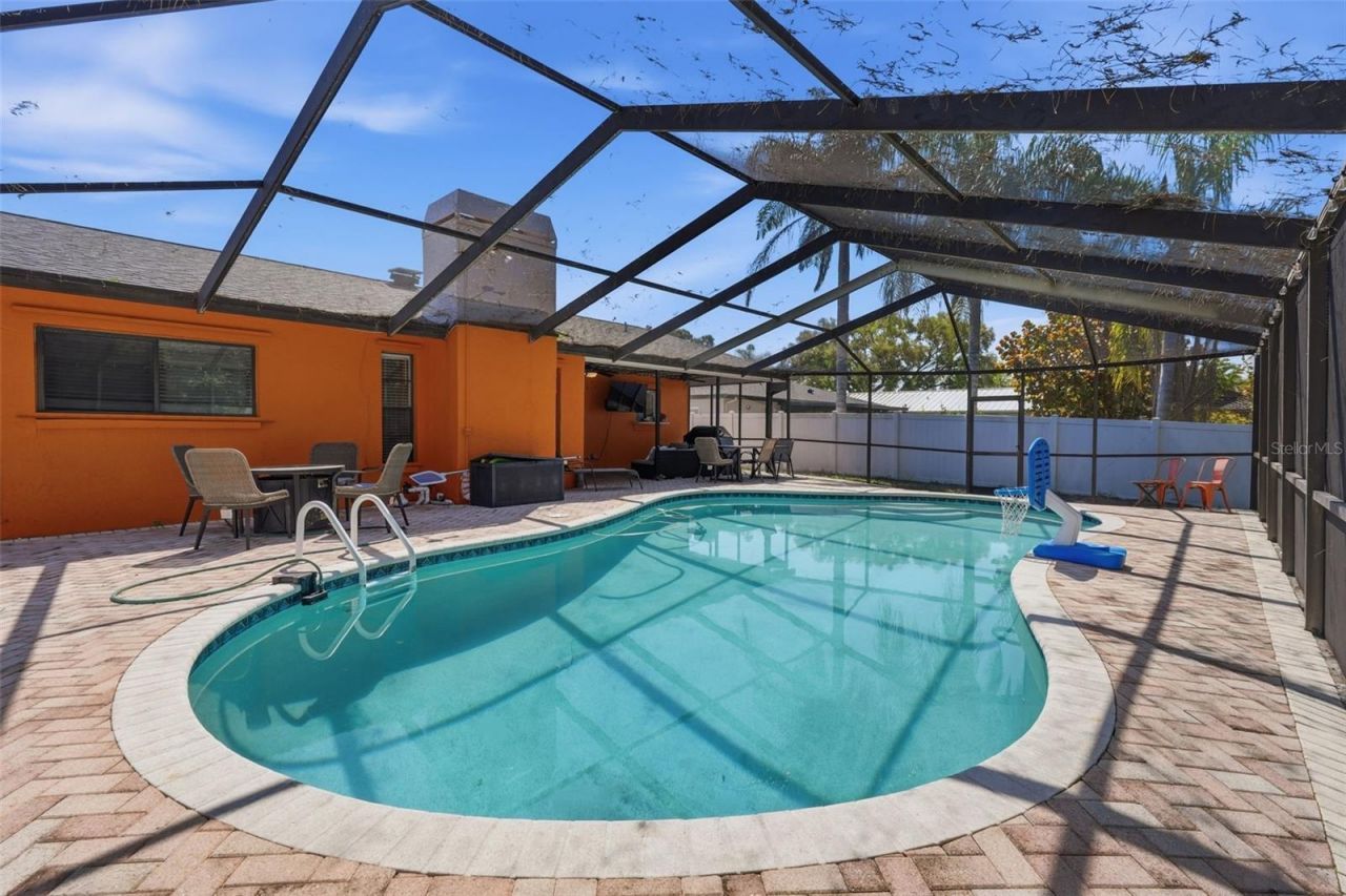 12762 98th Street , Largo, FL 33773 Photo