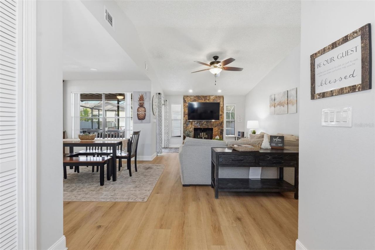 12762 98th Street , Largo, FL 33773 Photo