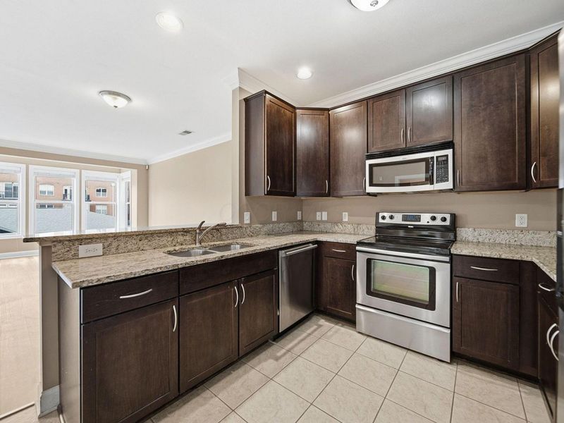 925 Ingleside Avenue , Unit 207, Columbus, OH 43215 Photo 2