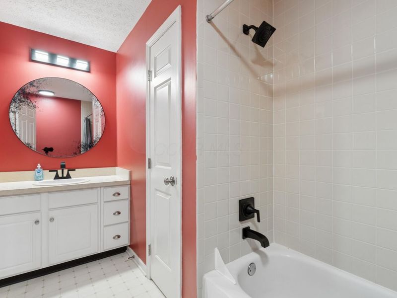 242 Farm Creek Drive, Columbus, OH 43230 Photo 41