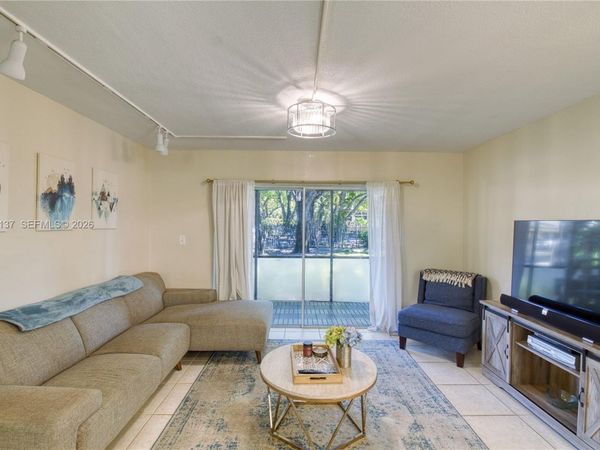3095 N Oakland Forest Dr, Unit 104, Oakland Park, FL 33309