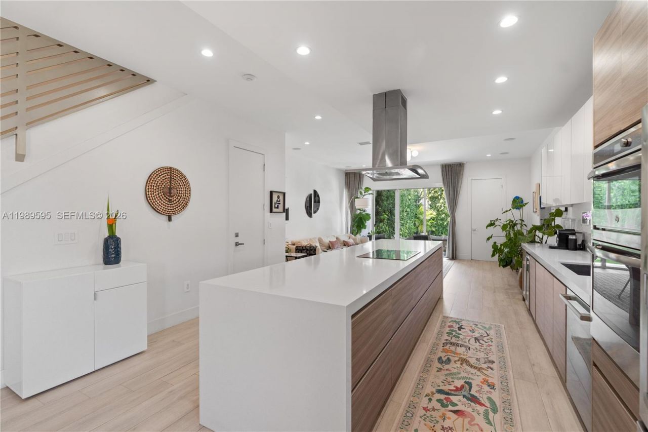 2420 SW 16th Ct, Unit 2420, Miami, FL 33145 Photo